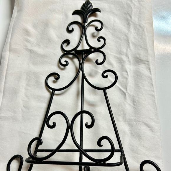 Black Metal Tabletop Easel - Picture 1 of 2